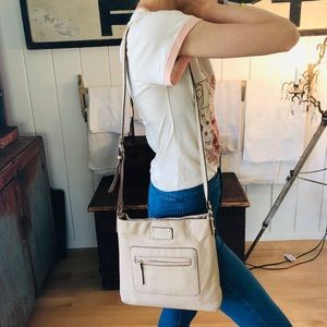 ♥️ Kate Spade ♥️ Tan Leather Crossbody Bag